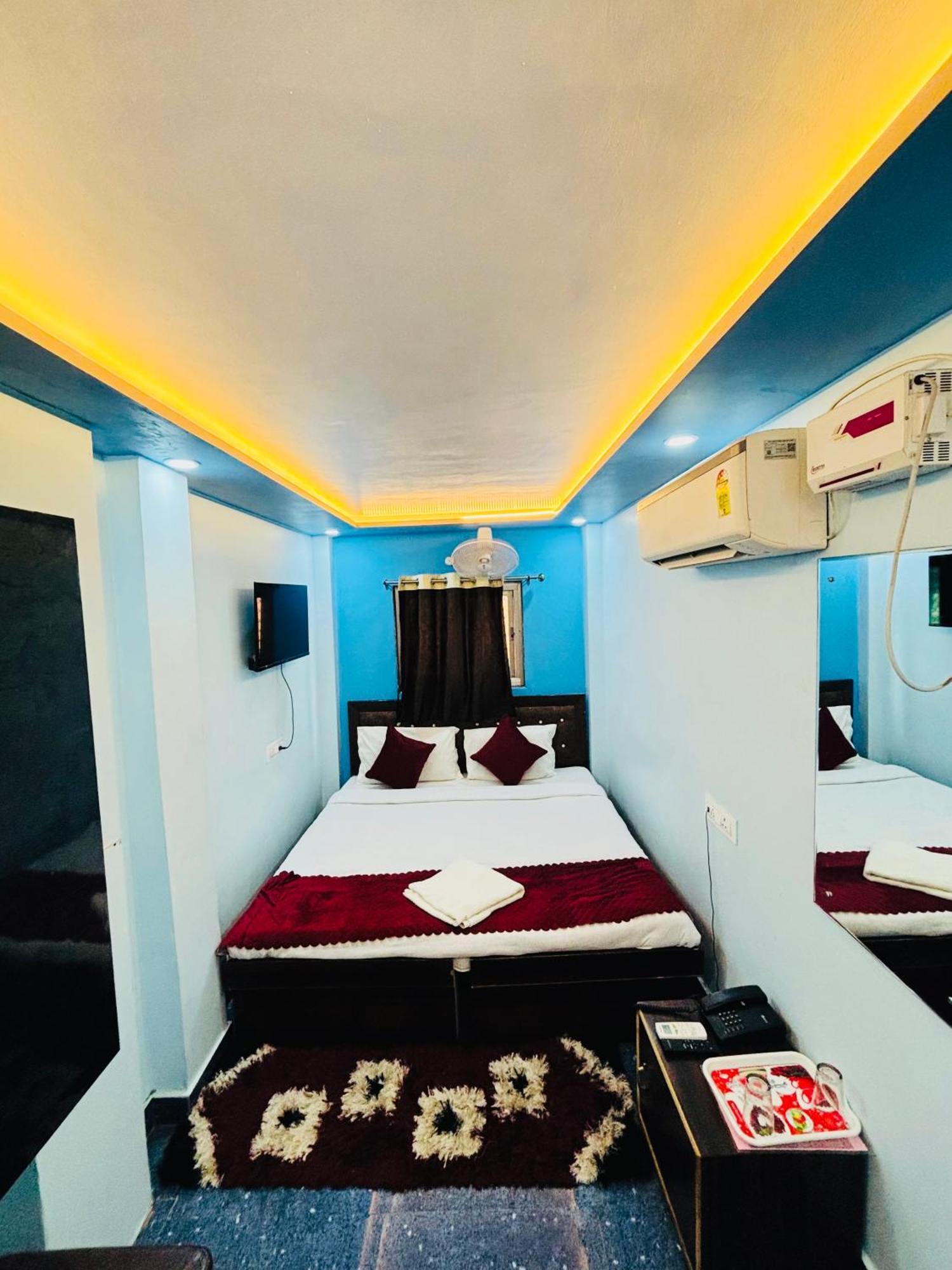 Baba Vishwanath Residency Guest house *